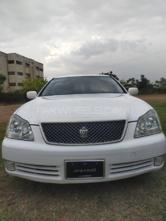 Toyota Crown 2004 for Sale in Islamabad Image-1