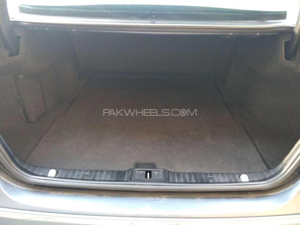 Mercedes Benz E Class 2004 for Sale in Islamabad Mercedes Benz E Class 2004 for Sale in Islamabad Image-8