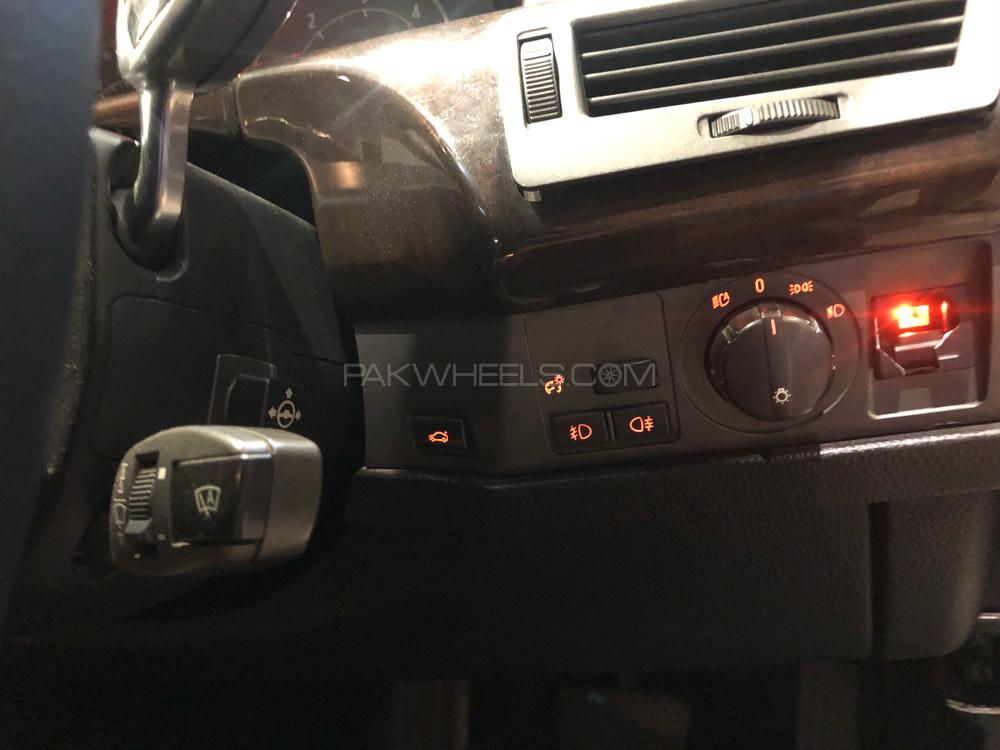 بی ایم ڈبلیو 7 سیریز 2004 for Sale in شیخوپورہ بی ایم ڈبلیو 7 سیریز 2004 for Sale in شیخوپورہ Image-9