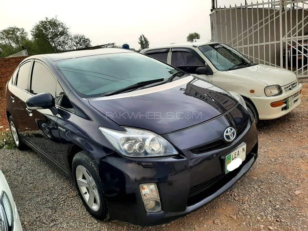 Toyota Prius 2010 for Sale in Peshawar Image-1