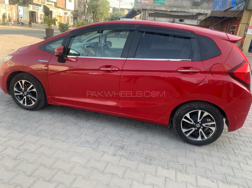 Honda Fit 2015 for Sale in Sialkot Honda Fit 2015 for Sale in Sialkot Image-3