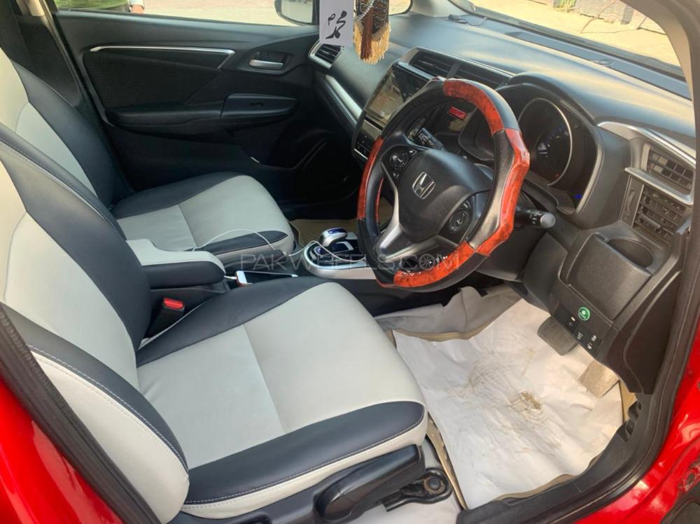 Honda Fit 2015 for Sale in Sialkot Honda Fit 2015 for Sale in Sialkot Image-6