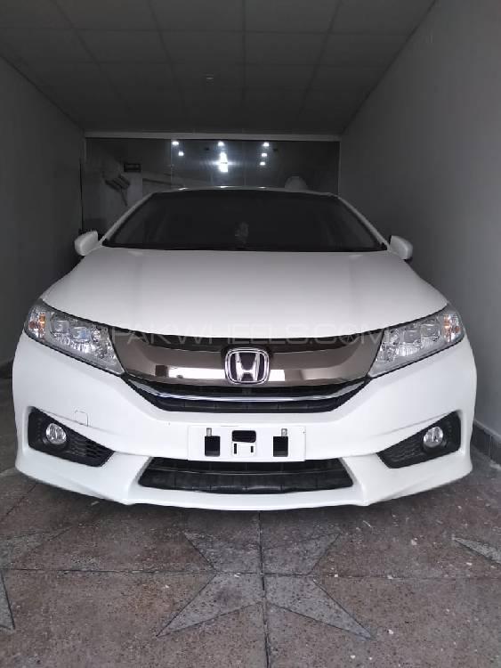 Honda Grace Hybrid 2017 for Sale in Lahore Image-1