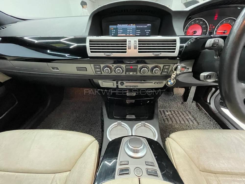 بی ایم ڈبلیو 7 سیریز 2006 for Sale in راولپنڈی بی ایم ڈبلیو 7 سیریز 2006 for Sale in راولپنڈی Image-11