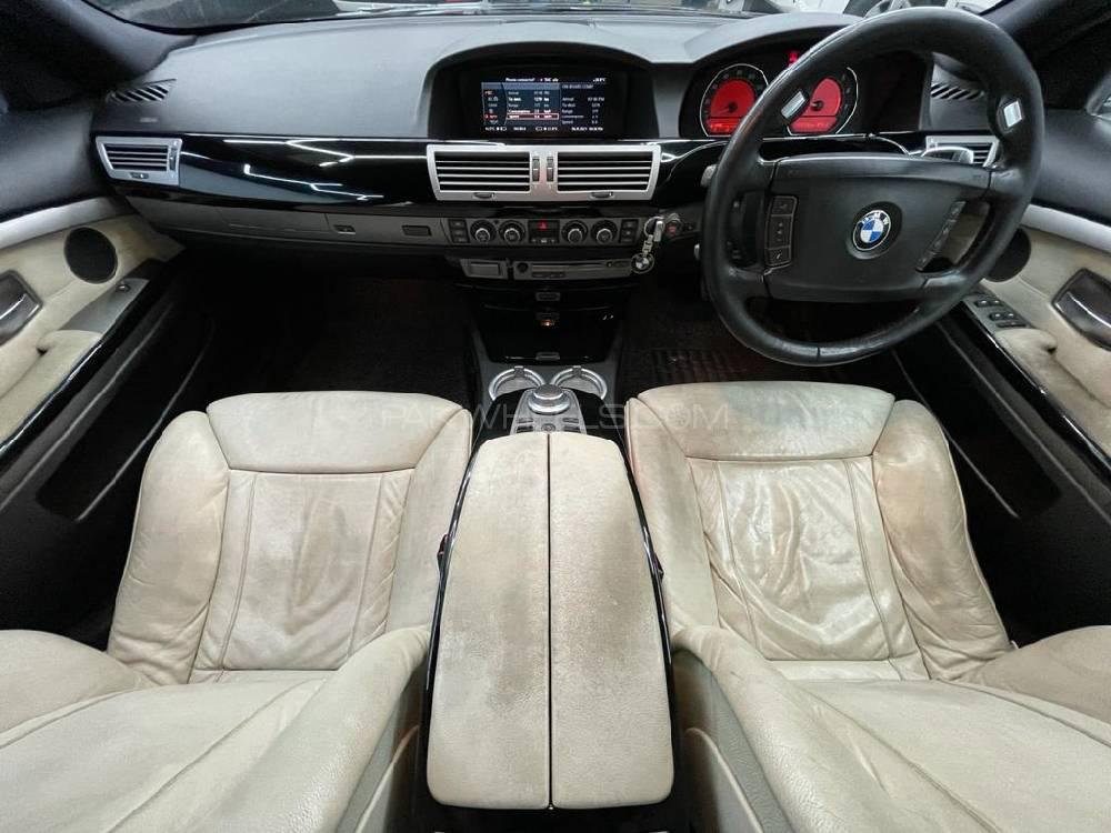 بی ایم ڈبلیو 7 سیریز 2006 for Sale in راولپنڈی بی ایم ڈبلیو 7 سیریز 2006 for Sale in راولپنڈی Image-9