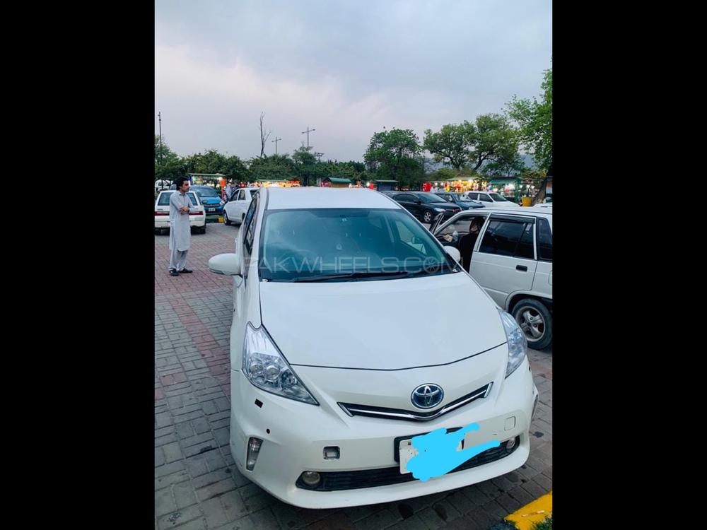 Toyota Prius Alpha 2011 for Sale in Islamabad Toyota Prius Alpha 2011 for Sale in Islamabad Image-2