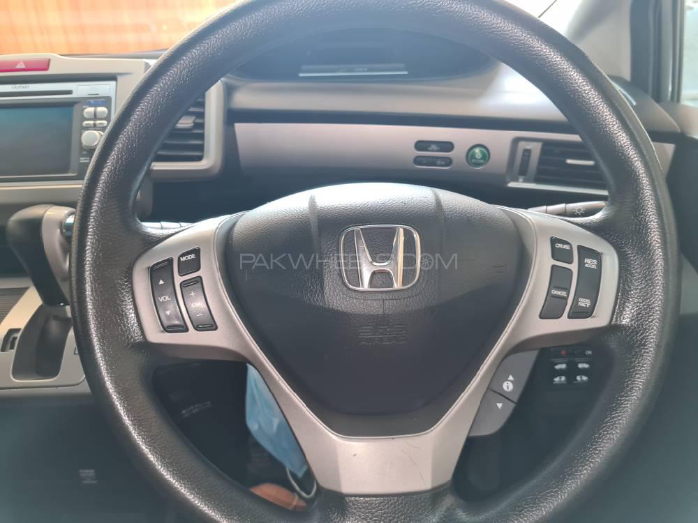Honda Freed 2013 for Sale in Lahore Honda Freed 2013 for Sale in Lahore Image-9