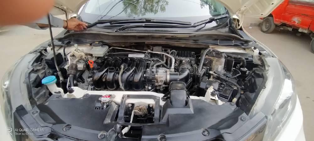 Honda Vezel 2015 for Sale in Hyderabad Honda Vezel 2015 for Sale in Hyderabad Image-5