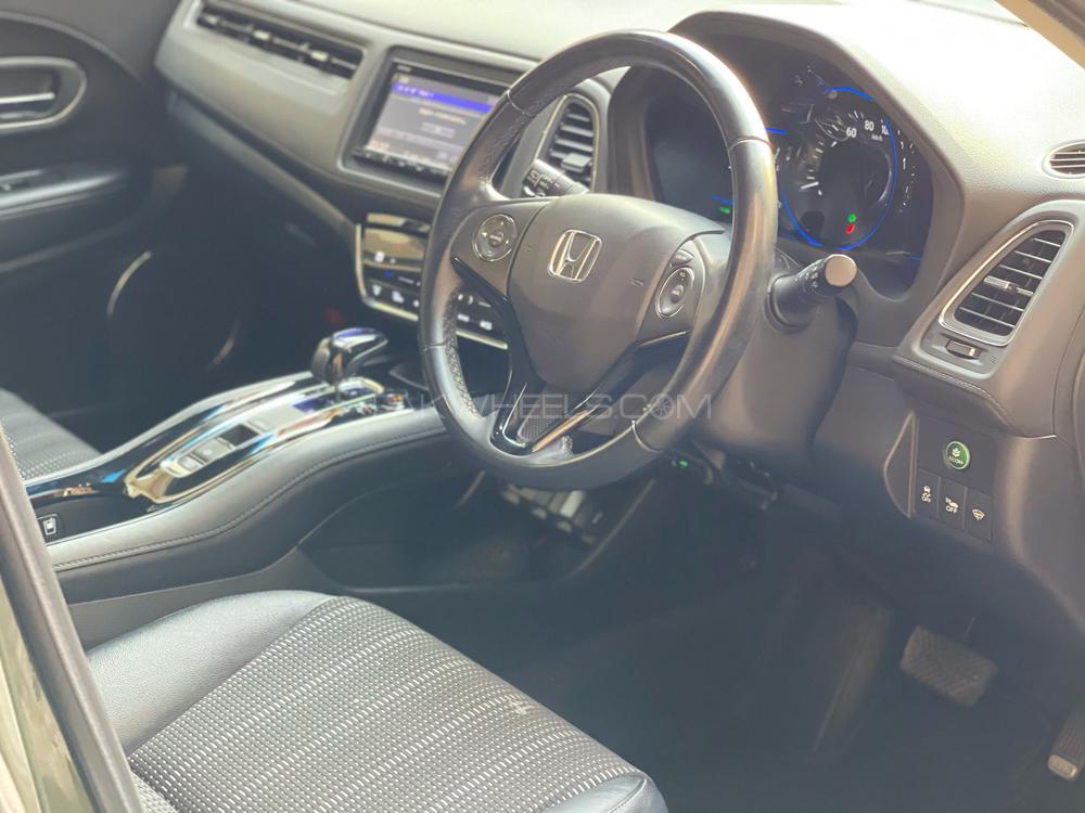 Honda Vezel 2016 for Sale in Islamabad Honda Vezel 2016 for Sale in Islamabad Image-5