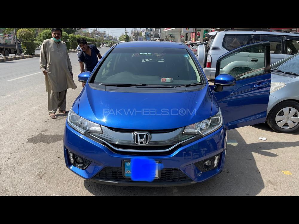 Honda Fit 2015 for Sale in Lahore Image-1