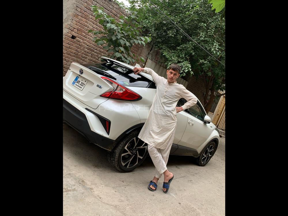 Toyota C-HR 2021 for Sale in Faisalabad Image-1