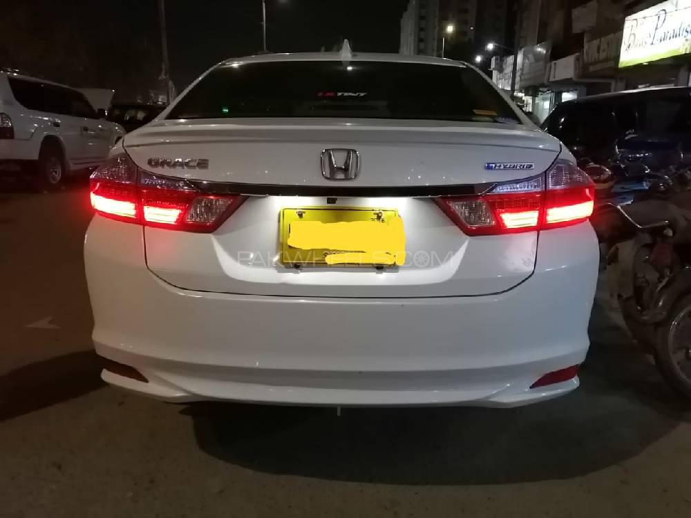 Honda Grace Hybrid 2014 for Sale in Karachi Honda Grace Hybrid 2014 for Sale in Karachi Image-11