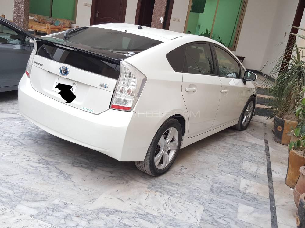 Toyota Prius 2010 for Sale in Peshawar Toyota Prius 2010 for Sale in Peshawar Image-4