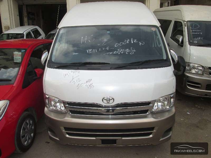 Toyota Town Ace 2010 for Sale in Karachi Image-1