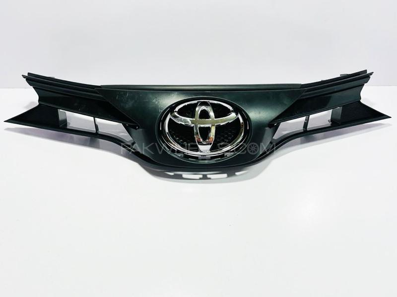 Toyota Yaris 2020-2021 Genuine Front Show Grill  in Lahore