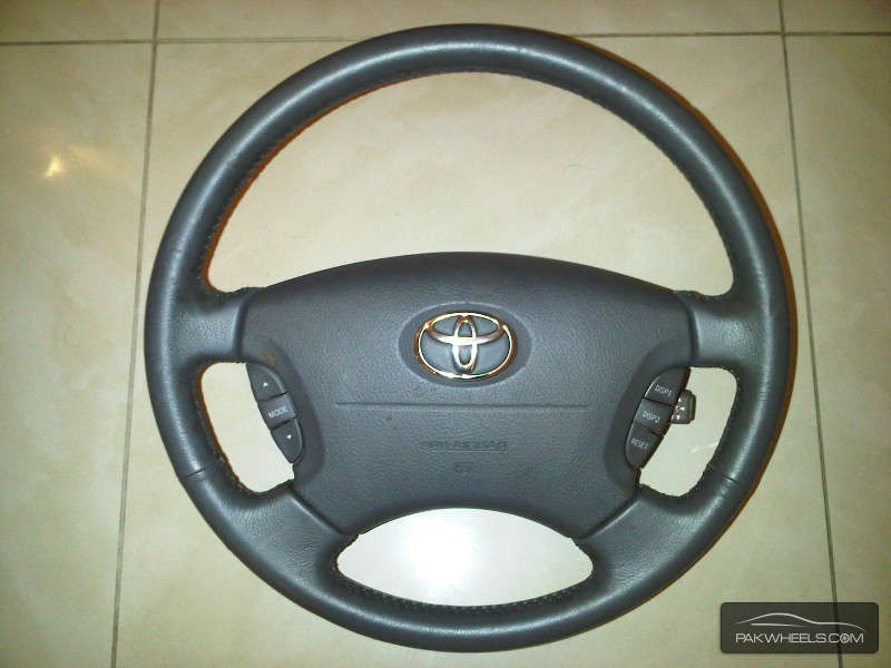 Toyota Hilux Surf Steering Wheel  Image-1