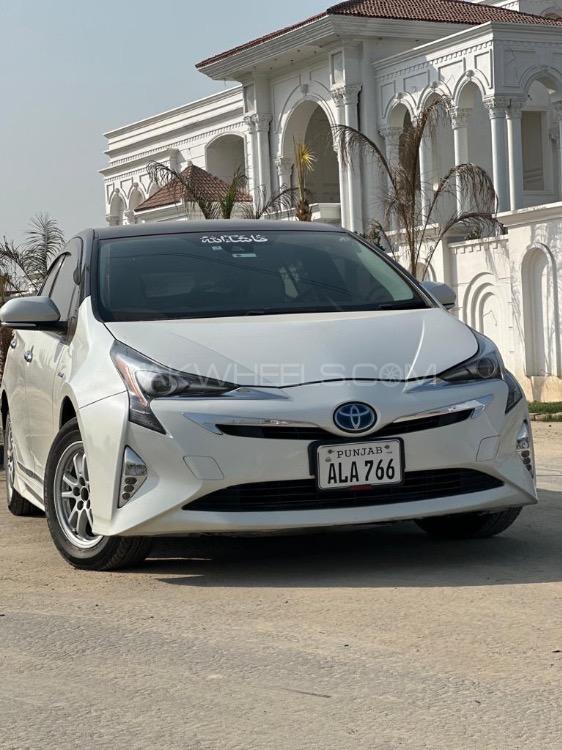 Toyota Prius - 2017  Image-1