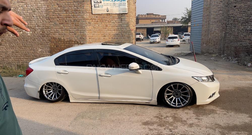 Honda Civic - 2013  Image-1
