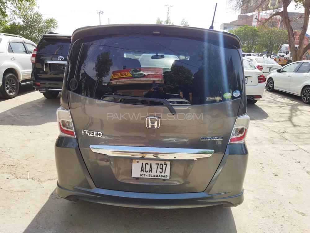 Honda freed 2012 гибрид