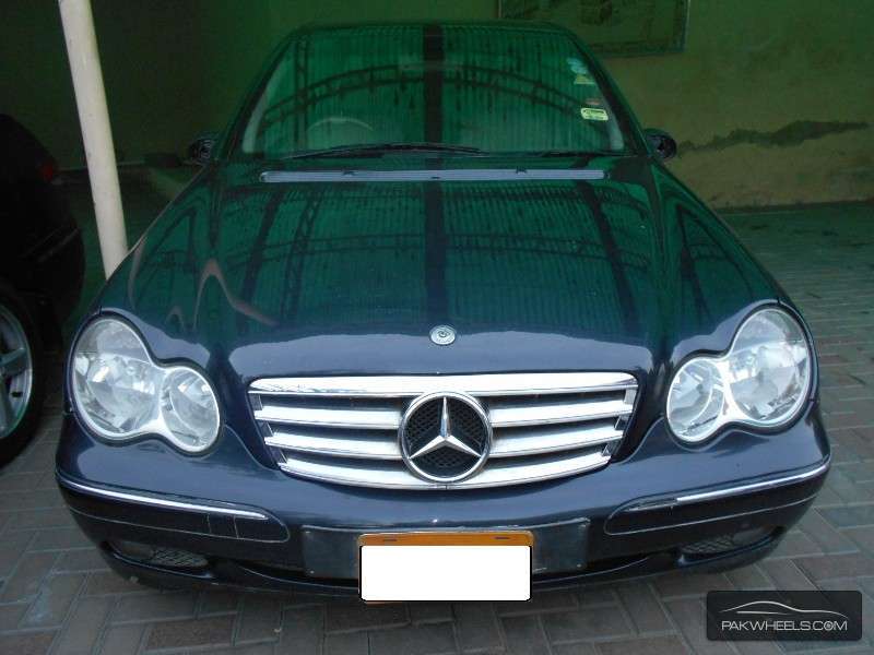 Mercedes Benz C Class 2002 for Sale in Karachi Image-1