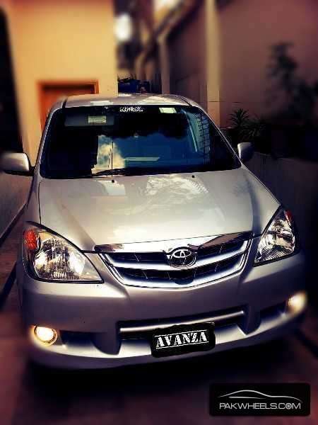 Toyota Avanza 2011 for Sale in Abbottabad Image-1
