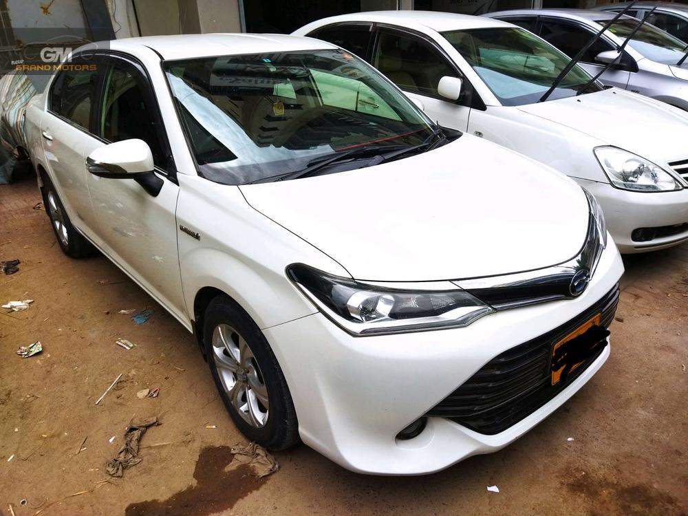 Toyota corolla axio 2015