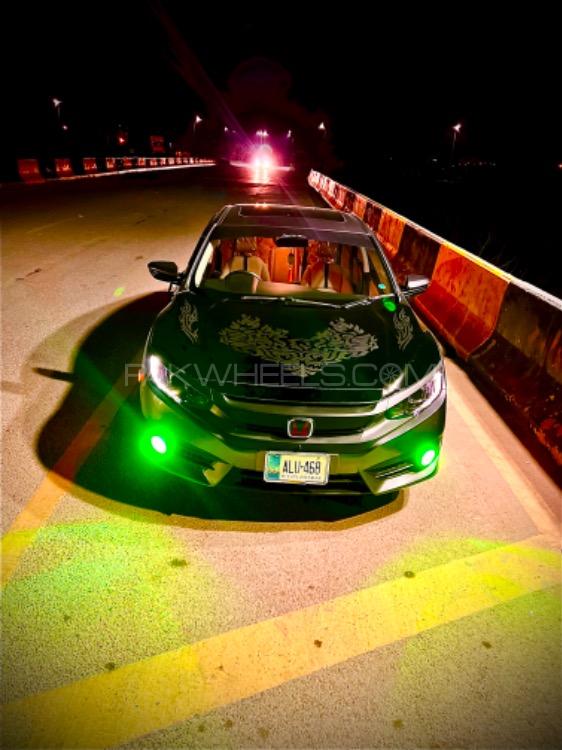 Honda Civic - 2018  Image-1