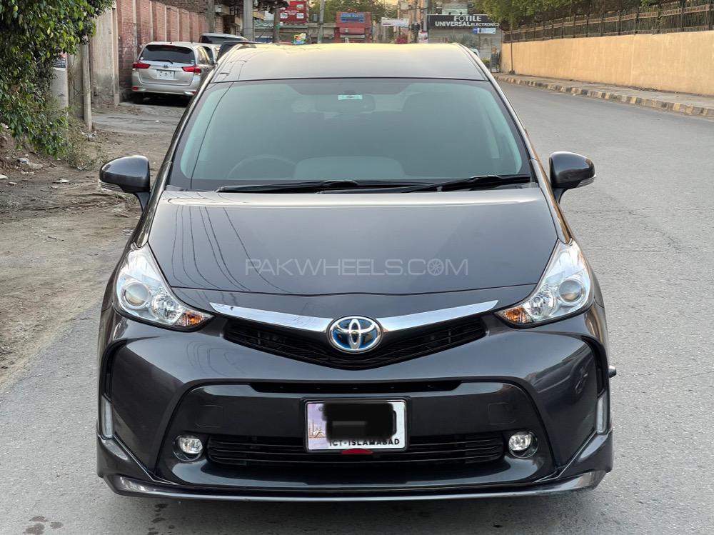 Toyota Prius Alpha 2014 for Sale in Faisalabad Image-1