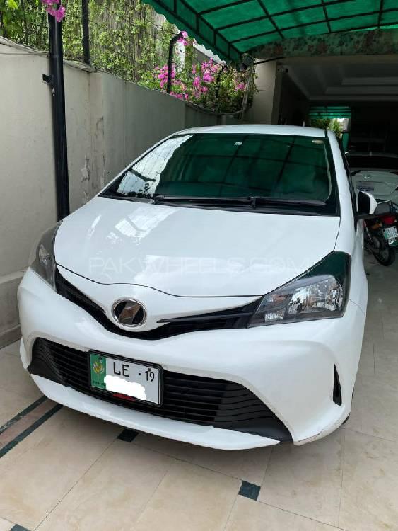Toyota Vitz 2015 for Sale in Lahore Image-1