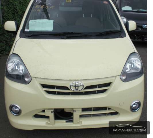Toyota Pixis Epoch 2012 for Sale in Karachi Image-1