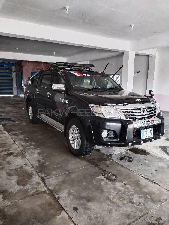 Toyota Hilux 2015 for Sale in Attock Image-1
