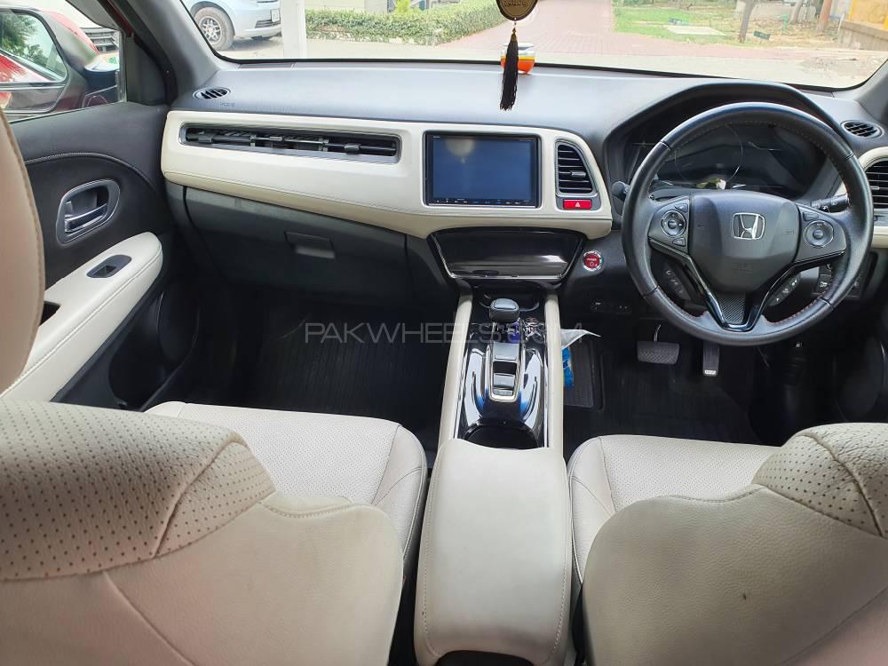 Honda Vezel Hybrid Z 16 For Sale In Lahore Pakwheels