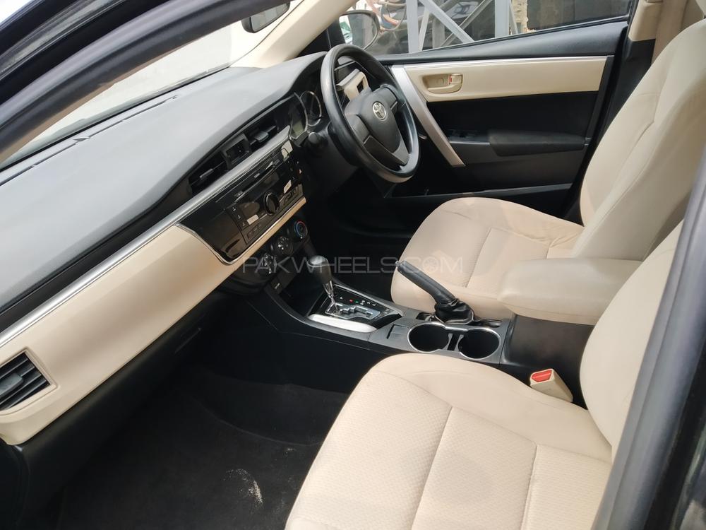 Toyota Corolla 2015 for Sale in Lahore Toyota Corolla 2015 for Sale in Lahore Image-5