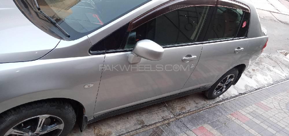 Nissan Tiida 2007 for Sale in Lahore Nissan Tiida 2007 for Sale in Lahore Image-3