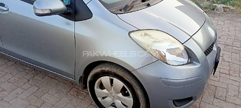 Toyota Vitz 2013 for Sale in Khanewal Image-1