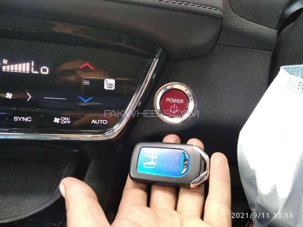 Honda Vezel 2015 for Sale in Islamabad Honda Vezel 2015 for Sale in Islamabad Image-16