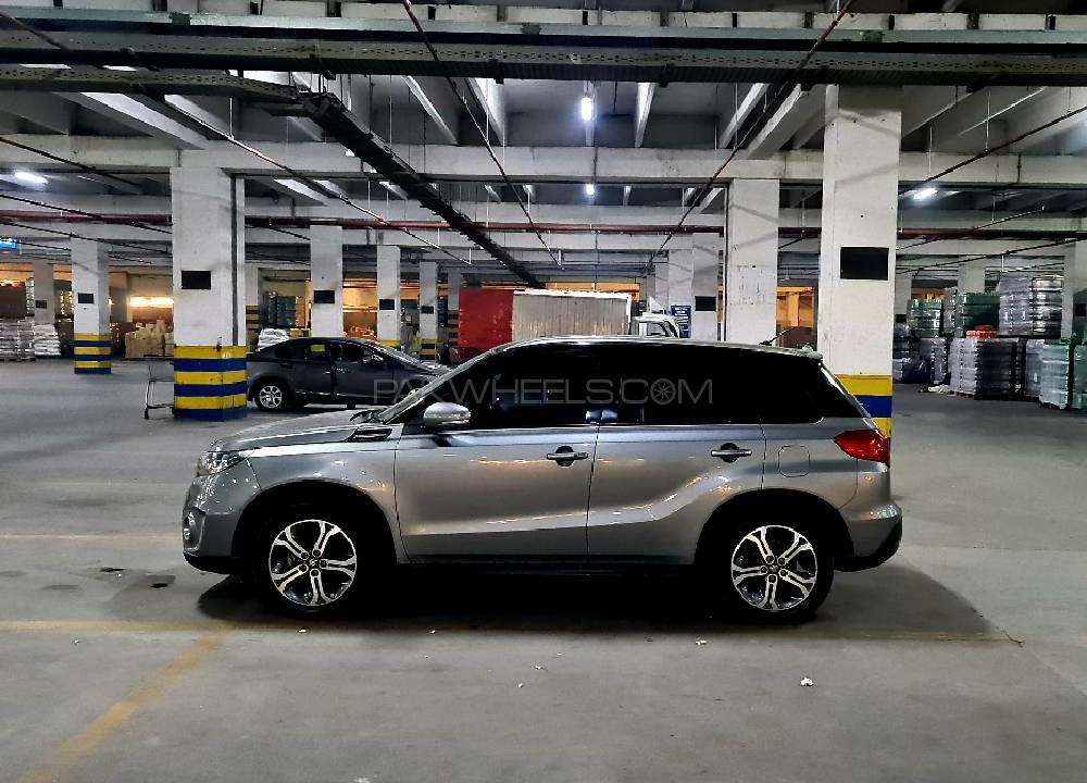Suzuki Vitara 2017 for Sale in Lahore Suzuki Vitara 2017 for Sale in Lahore Image-8