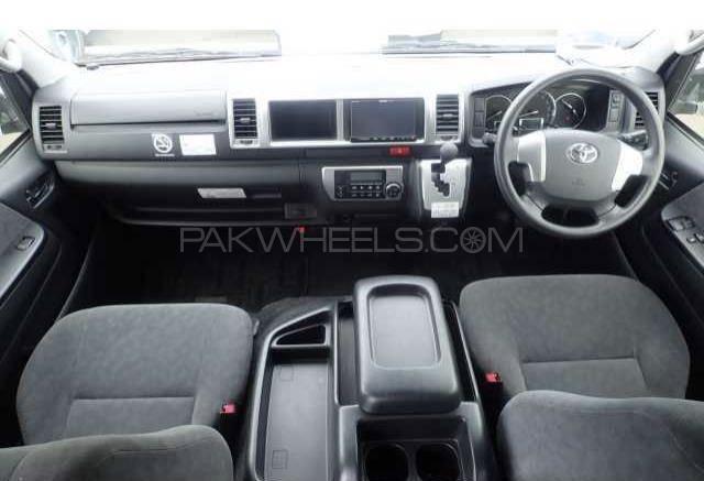 Toyota Hiace 2016 for Sale in Karachi Toyota Hiace 2016 for Sale in Karachi Image-8