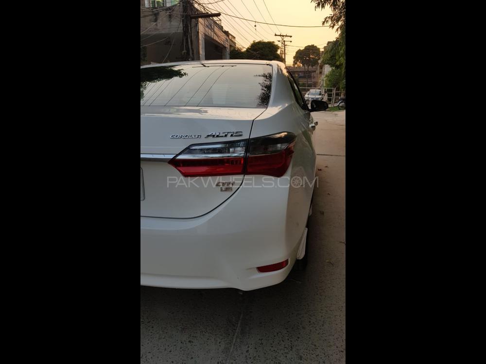 Toyota Corolla 2019 for Sale in Lahore Toyota Corolla 2019 for Sale in Lahore Image-10