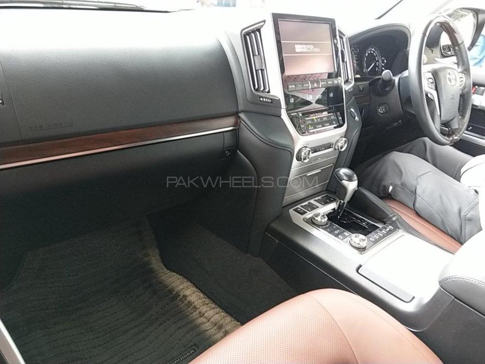 ٹویوٹا لینڈ کروزر 2016 for Sale in کراچی ٹویوٹا لینڈ کروزر 2016 for Sale in کراچی Image-2