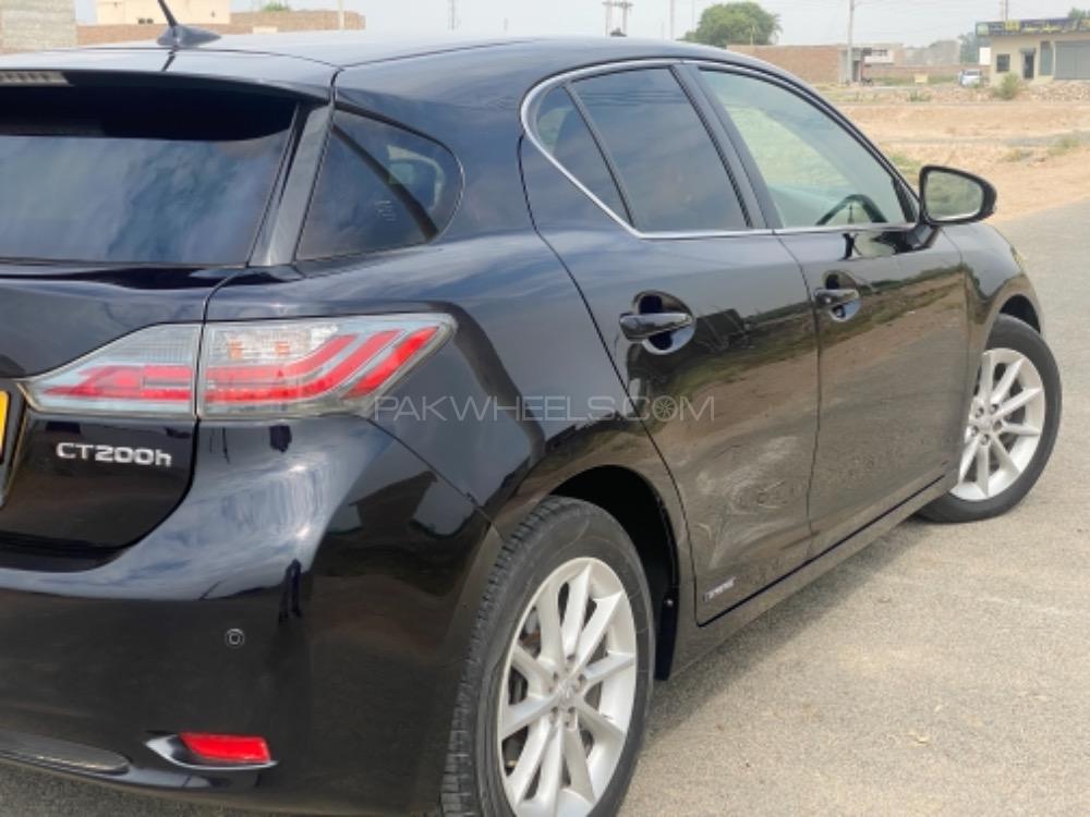 Lexus CT200h 2011 for Sale in Rahim Yar Khan Lexus CT200h 2011 for Sale in Rahim Yar Khan Image-3