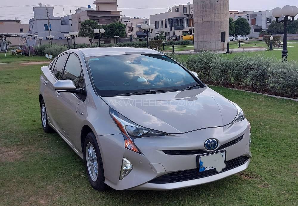 Toyota Prius 2017 for Sale in Faisalabad Image-1