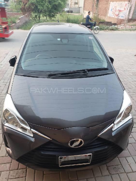 Toyota Vitz 2017 for Sale in Sialkot Image-1