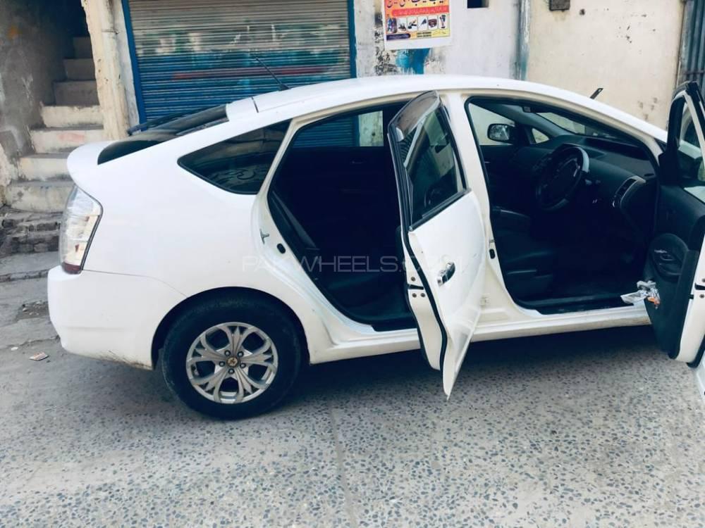 Toyota Prius 2008 for Sale in Gujranwala Toyota Prius 2008 for Sale in Gujranwala Image-2