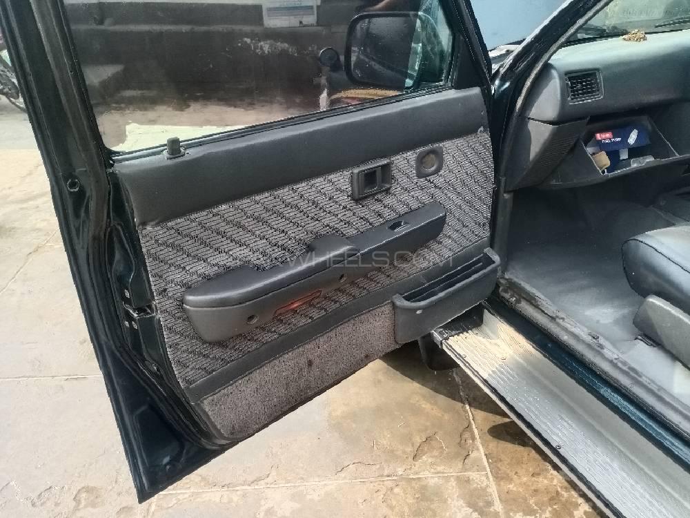 Toyota Hilux 1995 for Sale in Phalia Toyota Hilux 1995 for Sale in Phalia Image-8