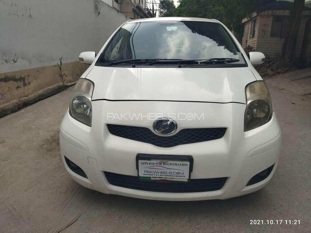 Toyota Vitz 2009 for Sale in Islamabad Image-1