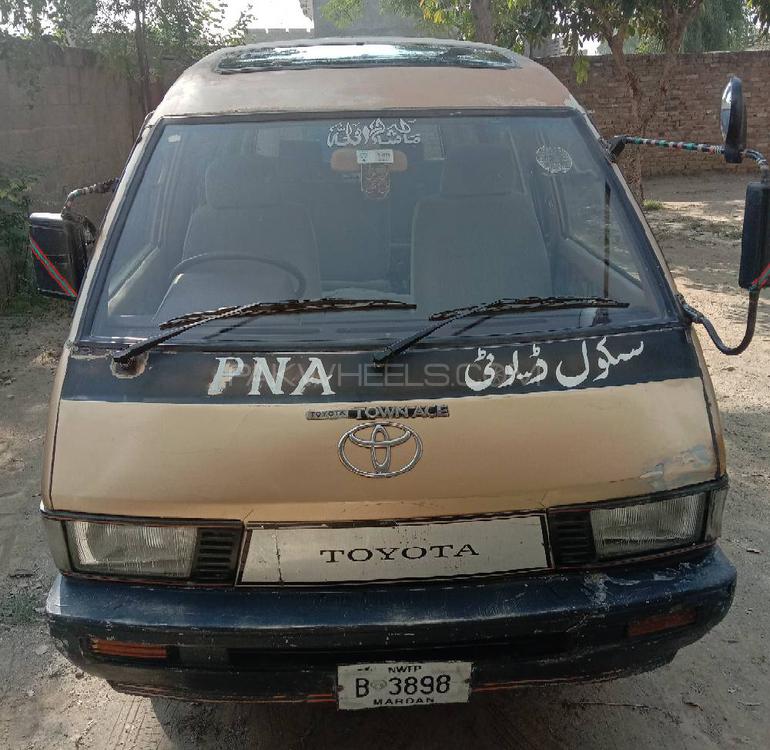 Toyota Town Ace 1983 for Sale in Mardan Image-1