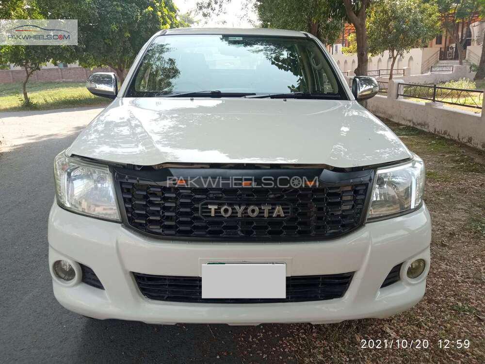 Toyota Hilux 2015 for Sale in Lahore Image-1