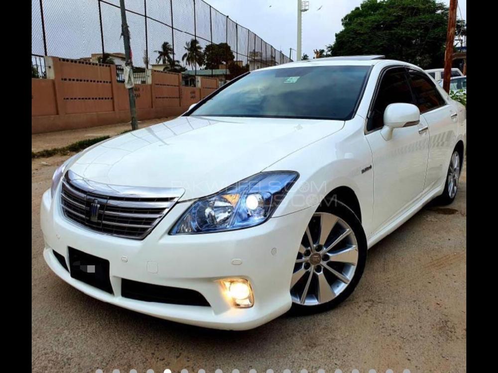 Toyota Crown 2012 for Sale in Lahore Image-1