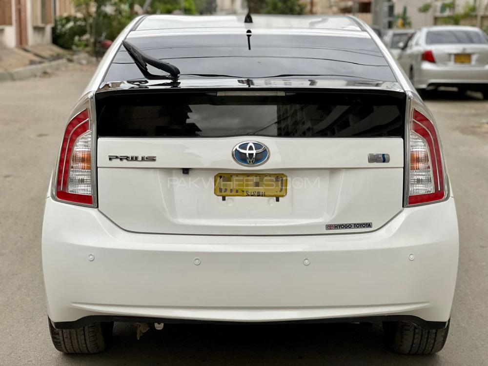 Toyota Prius 2013 for Sale in Karachi Toyota Prius 2013 for Sale in Karachi Image-3